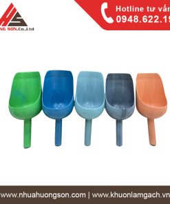 Gáo, ca xúc cám trong chăn nuôi nhiều màu sắc 10.000 đồng